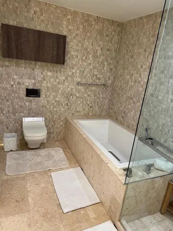 $6,700 | 68 Southeast 6th Street, Unit 1109, Miami, FL 33131