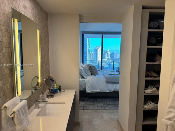 $6,700 | 68 Southeast 6th Street, Unit 1109, Miami, FL 33131