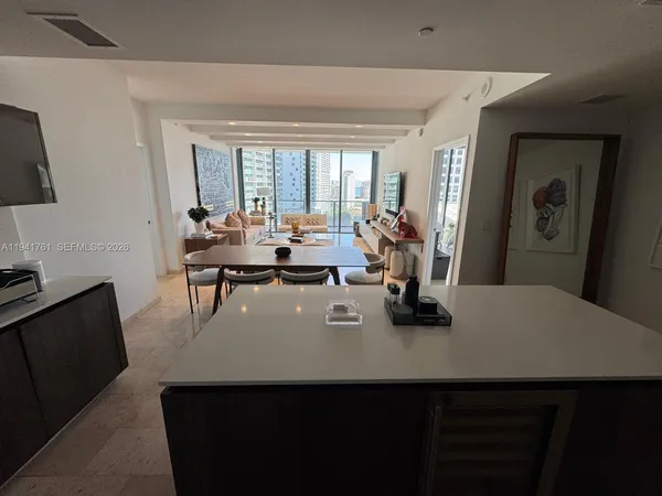 $6,700 | 68 Southeast 6th Street, Unit 1109, Miami, FL 33131