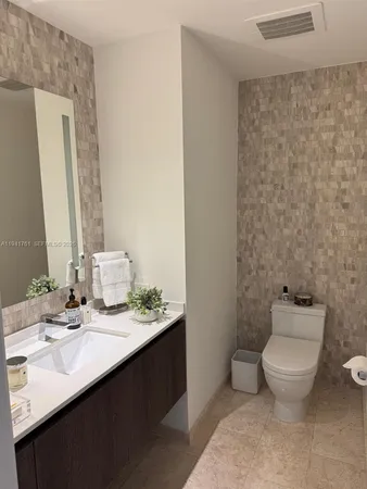 $6,700 | 68 Southeast 6th Street, Unit 1109, Miami, FL 33131