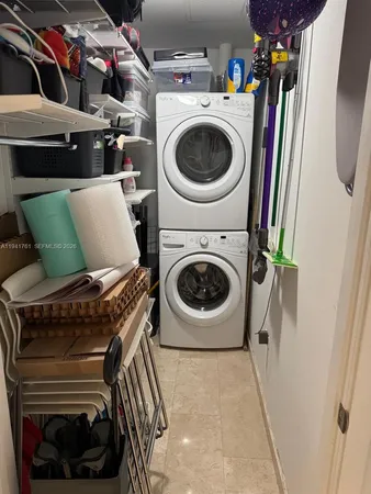 $6,700 | 68 Southeast 6th Street, Unit 1109, Miami, FL 33131