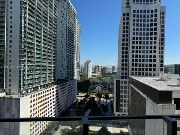 $6,700 | 68 Southeast 6th Street, Unit 1109, Miami, FL 33131