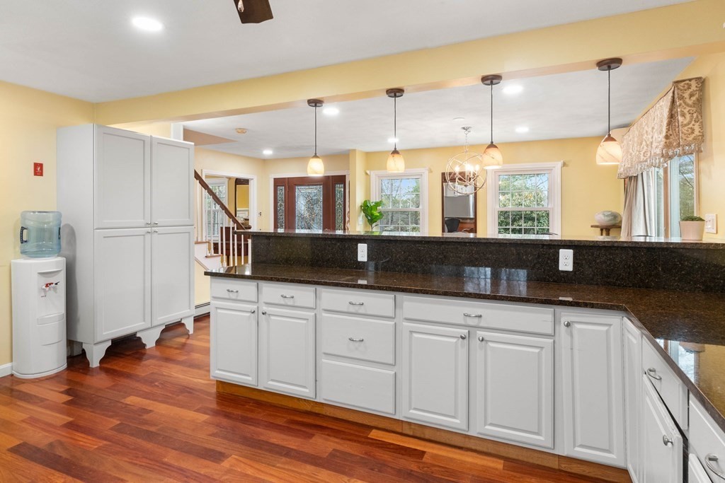 11 Leslie Road Ipswich, MA 01938 - Photo 7 of 38 Gallery Image 7