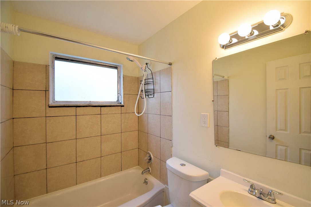 6715 Ridgewood Avenue Parma, OH 44129 - Photo 13 of 22 Gallery Image 13
