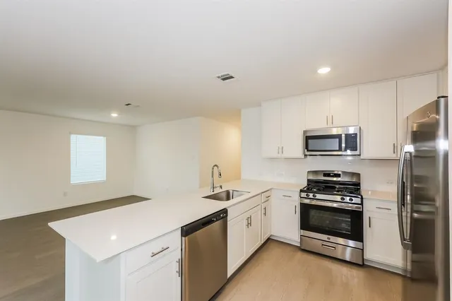 $2,289 | 2741 Ctr Crk Lane, Fort Worth, TX 76108