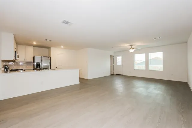 $2,289 | 2741 Ctr Crk Lane, Fort Worth, TX 76108