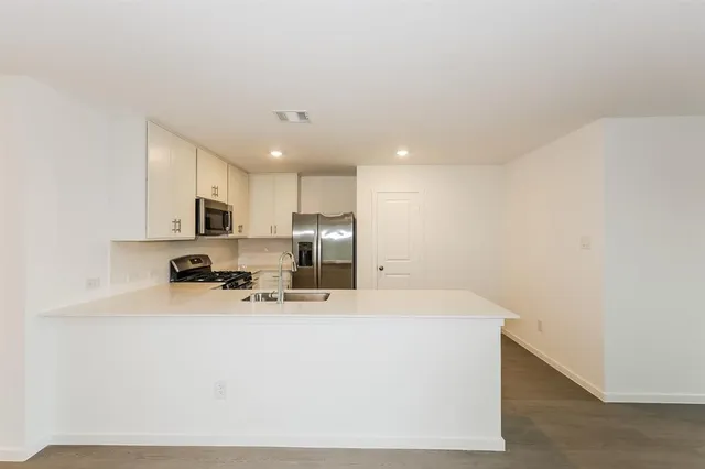 $2,289 | 2741 Ctr Crk Lane, Fort Worth, TX 76108