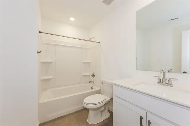 $2,289 | 2741 Ctr Crk Lane, Fort Worth, TX 76108