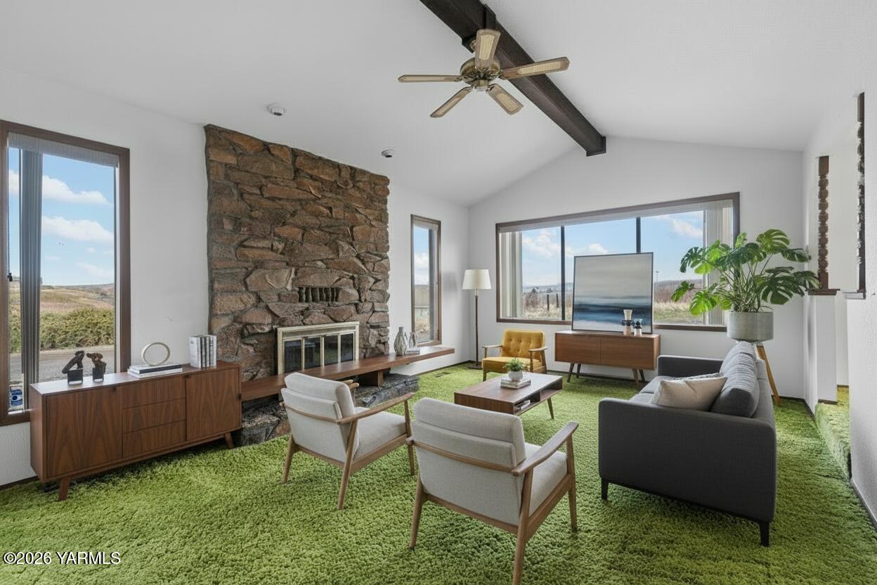 10802 Zier Road Yakima, WA 98908 - Photo 25 of 46 a living room with furniture and a large window