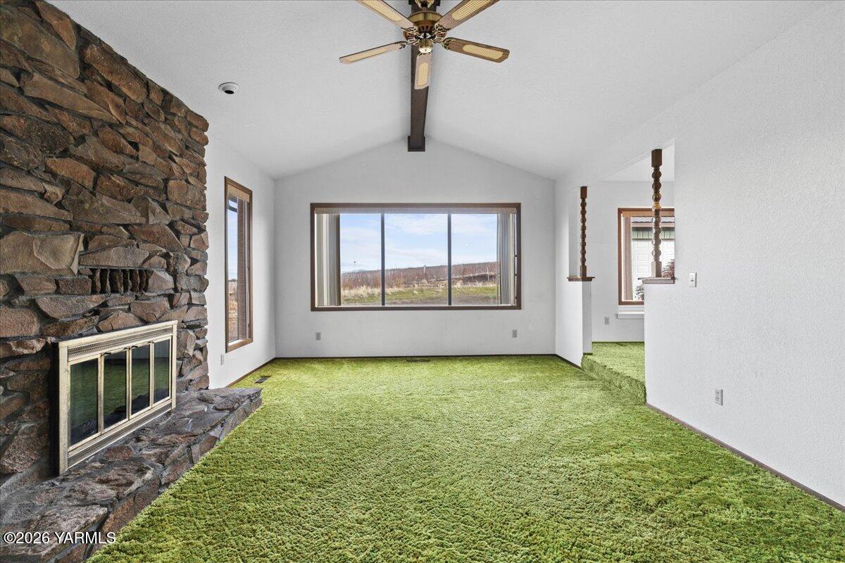 10802 Zier Road Yakima, WA 98908 - Photo 28 of 46 wooden floor in an empty room with a window