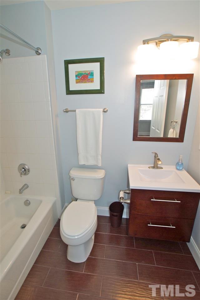3908 Devan Oaks Way Raleigh, NC 27606 - Photo 18 of 25 Gallery Image 18