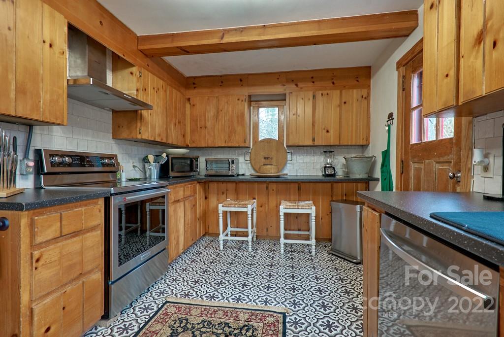 107 Erskine Road Tryon, NC 28782 - Photo 16 of 40 Gallery Image 16