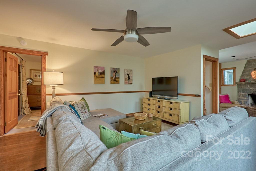 107 Erskine Road Tryon, NC 28782 - Photo 19 of 40 Gallery Image 19