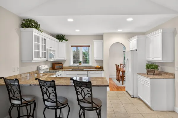 $649,500 | 5 Blue Meadow Court, Unit 5, Buzzards Bay, MA 02532