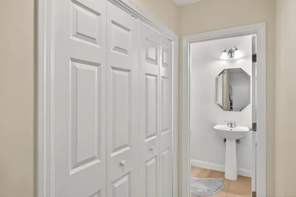 $649,500 | 5 Blue Meadow Court, Unit 5, Buzzards Bay, MA 02532