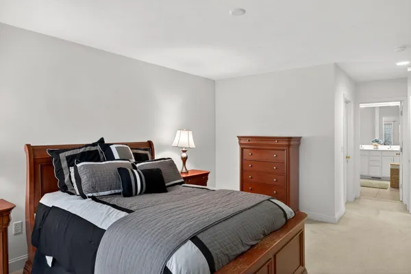 $649,500 | 5 Blue Meadow Court, Unit 5, Buzzards Bay, MA 02532