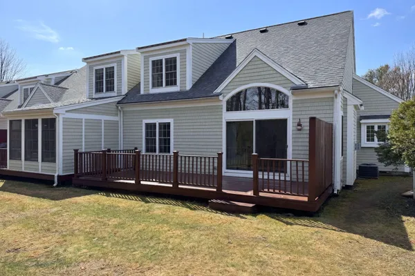 $649,500 | 5 Blue Meadow Court, Unit 5, Buzzards Bay, MA 02532