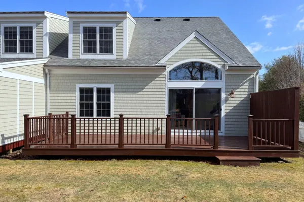 $649,500 | 5 Blue Meadow Court, Unit 5, Buzzards Bay, MA 02532