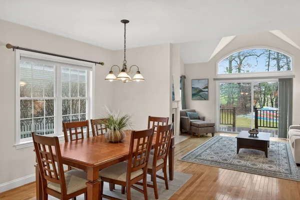$649,500 | 5 Blue Meadow Court, Unit 5, Buzzards Bay, MA 02532
