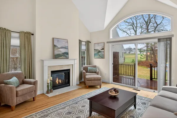 $649,500 | 5 Blue Meadow Court, Unit 5, Buzzards Bay, MA 02532