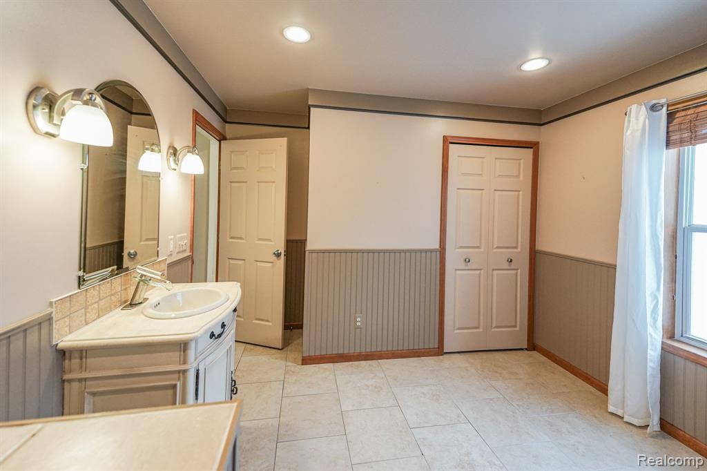 2528 North Lapeer Road Lapeer, MI 48446 - Photo 31 of 39