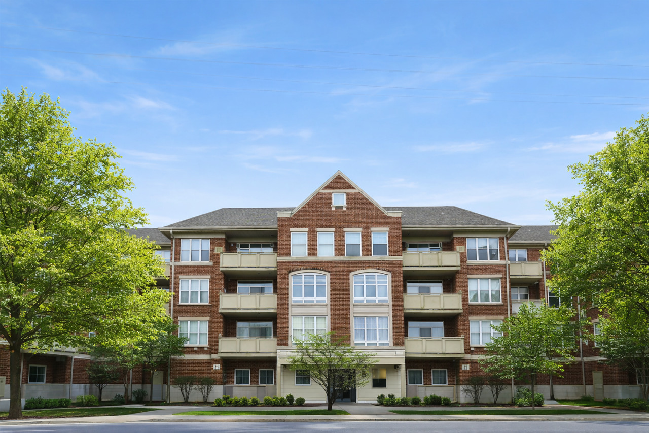 77 North Quentin Road, Unit 305 Palatine, IL 60067 - Photo 1 of 15 Gallery Image 1