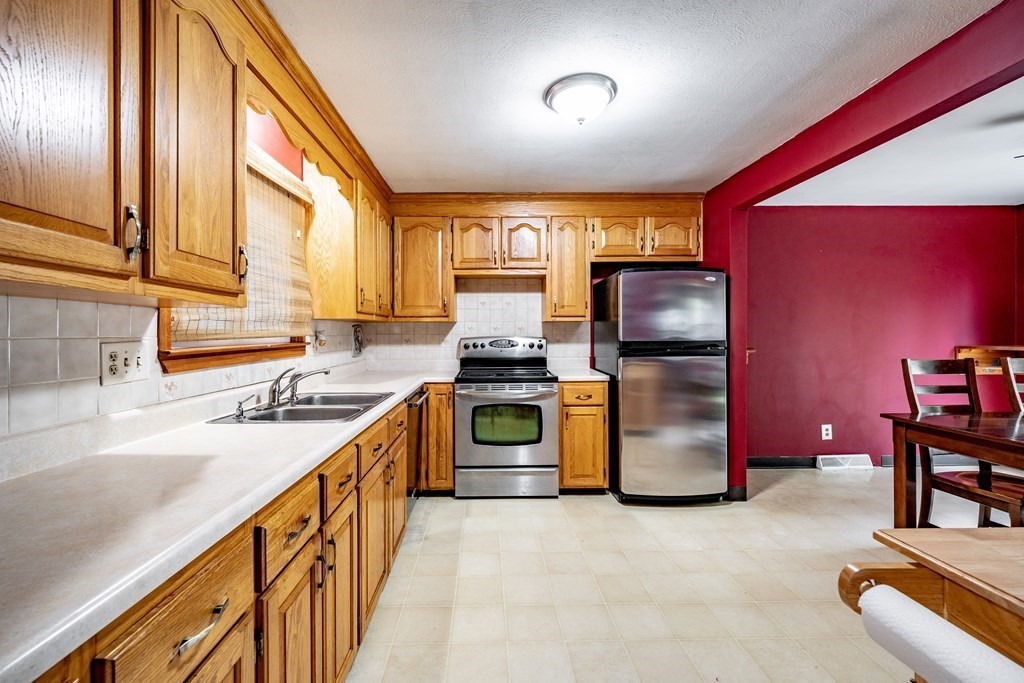 179 Whiting Farms Road Holyoke, MA 01040 - Photo 8 of 41 Gallery Image 8