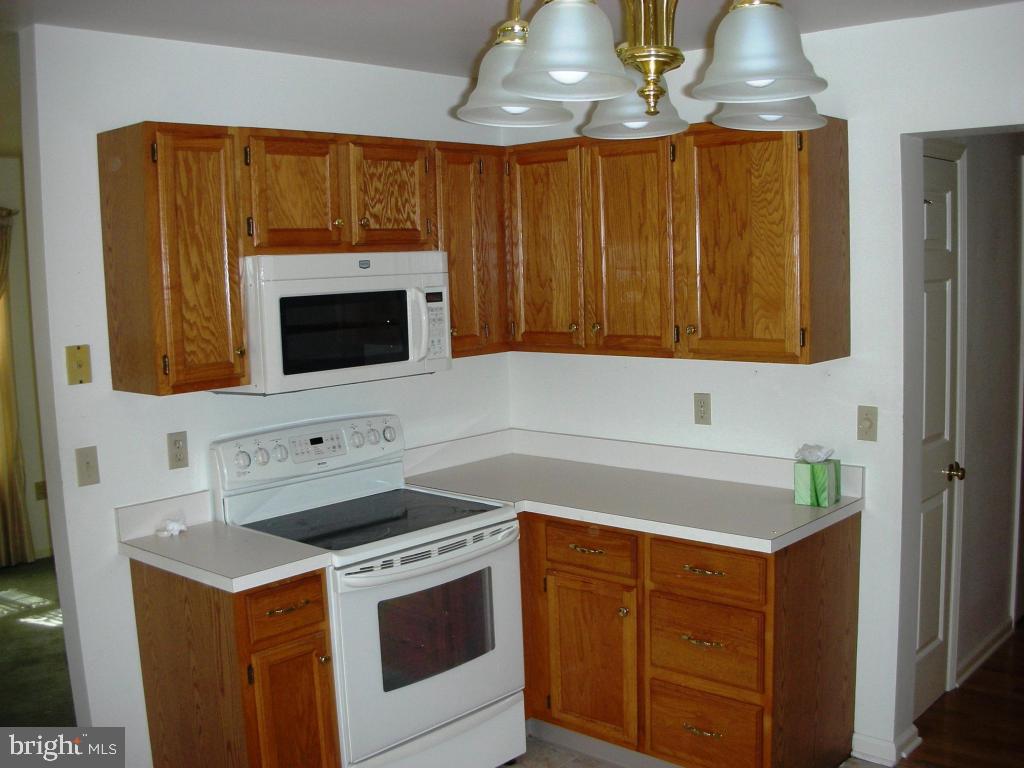 13 Greythorne Road Lancaster, PA 17603 - Photo 8 of 22 Gallery Image 8