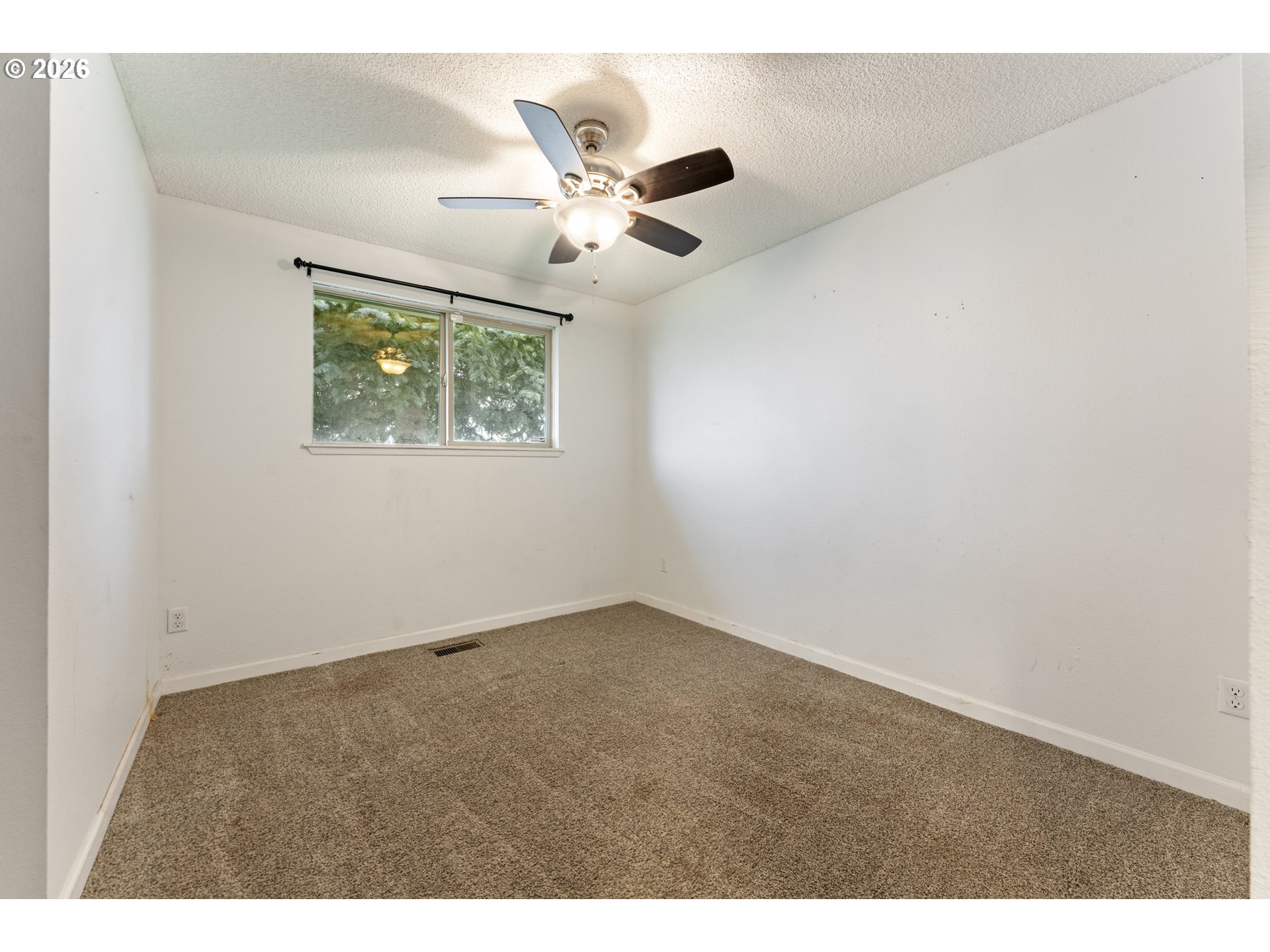 455 Crona Street Junction City, OR 97448 - Photo 12 of 32