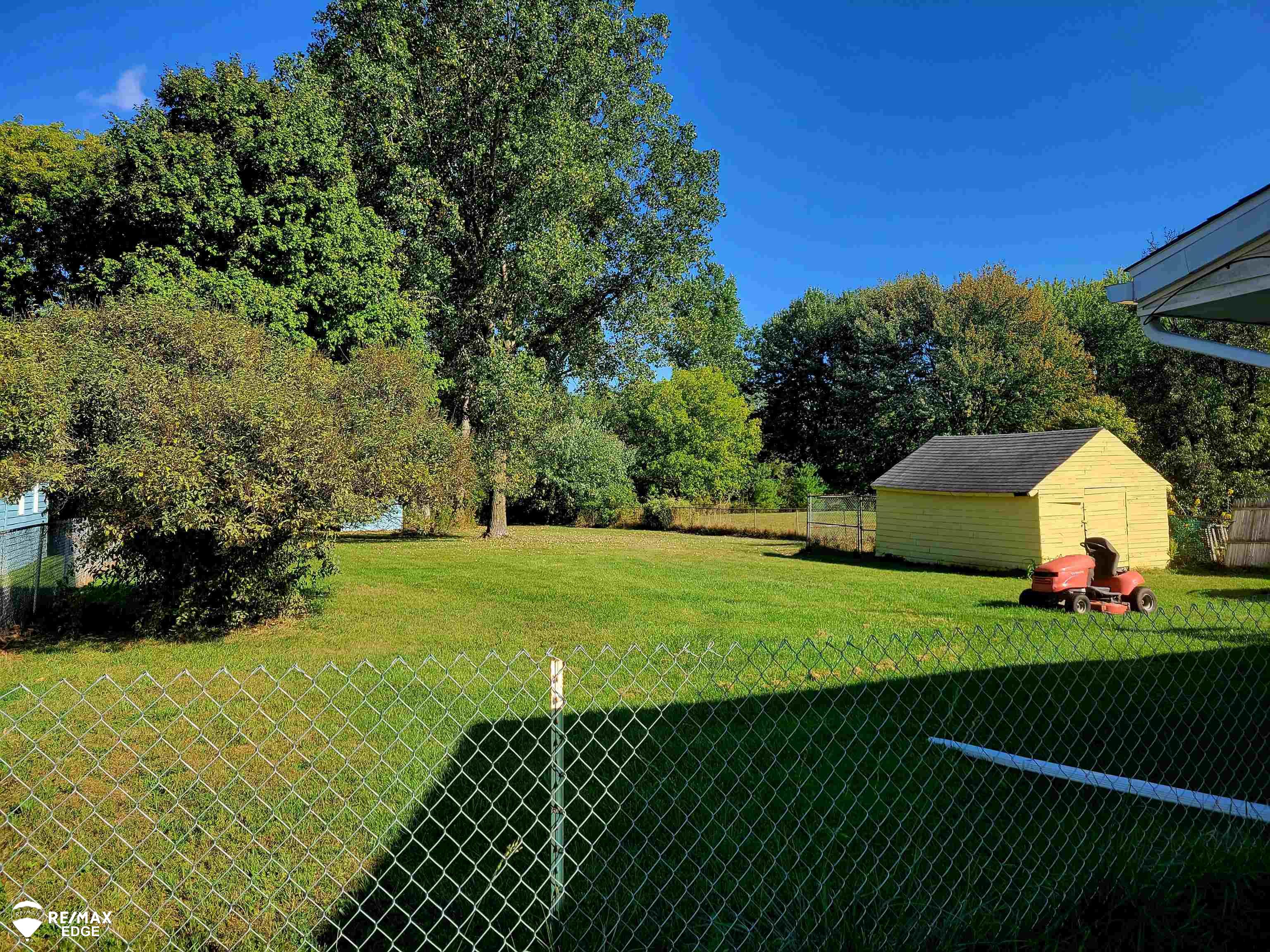 9098 North Irish Road Mount Morris, MI 48458 - Photo 8 of 8 50090843-7.JPG