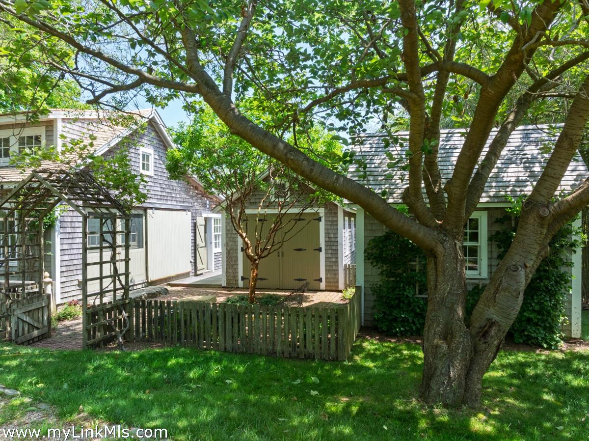 180 Pilot Hill Farm Road Vineyard Haven, MA 02568 - Photo 46 of 68
