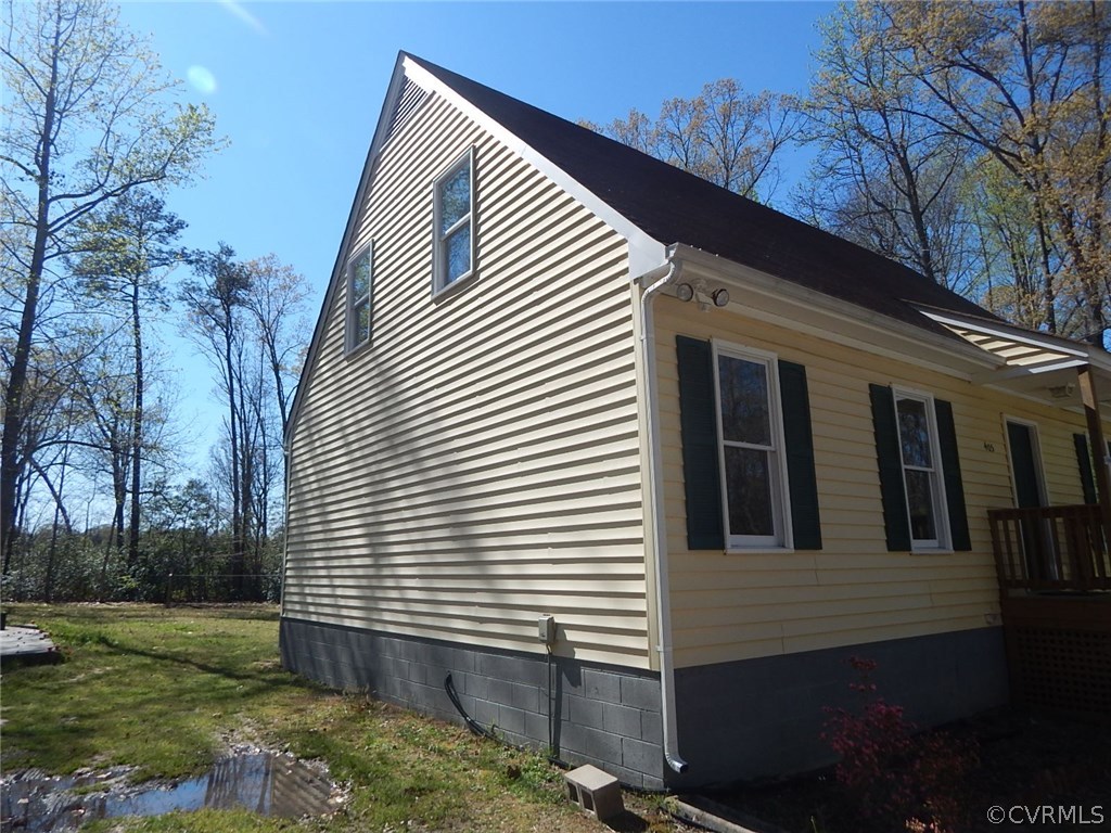 405 Smithfield Road St. Stephens Church, VA 23148 - Photo 3 of 28 Gallery Image 3