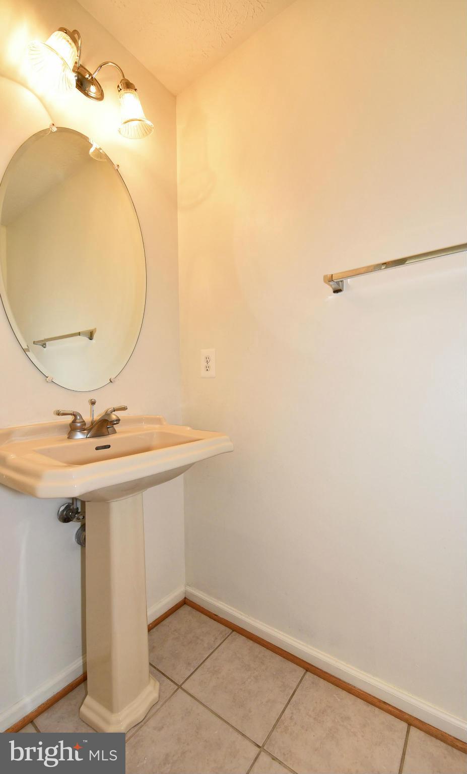 4634 Riddle Drive Baltimore, MD 21236 - Photo 12 of 25 Bath