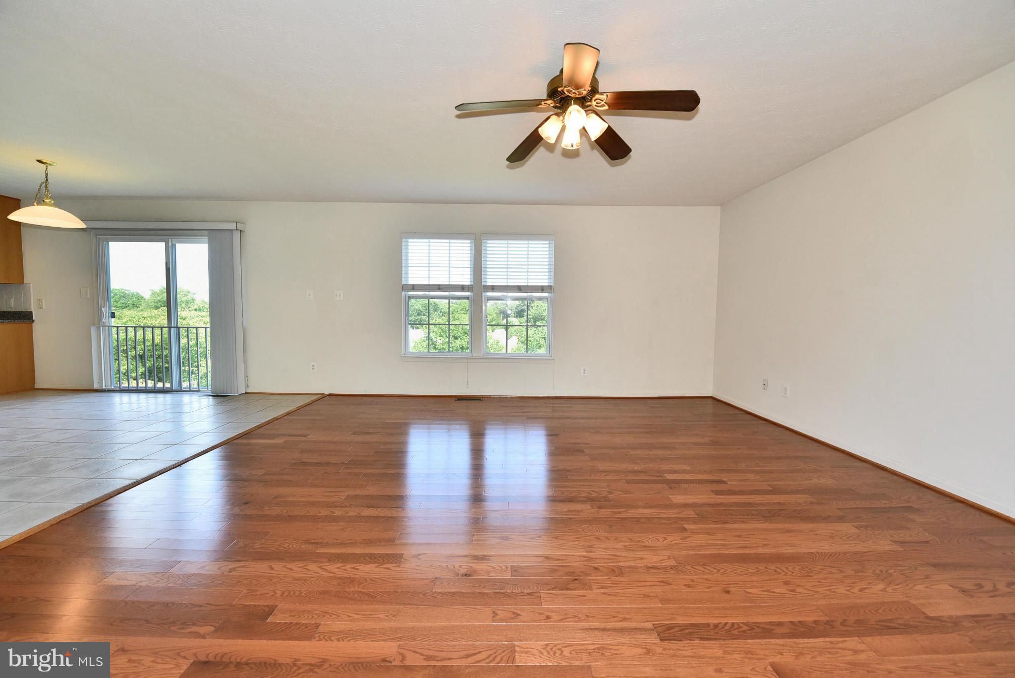 4634 Riddle Drive Baltimore, MD 21236 - Photo 4 of 25 Living Room
