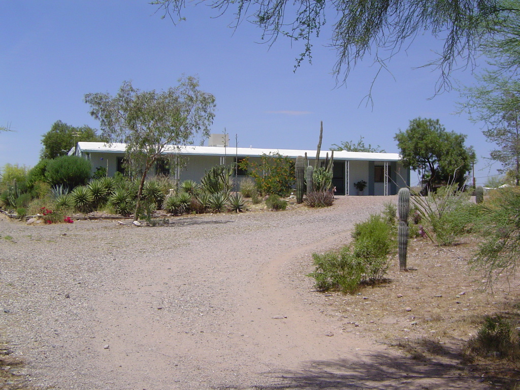 108 North Tomahawk Road Apache Junction, AZ 85119 - Photo 1 of 9 1