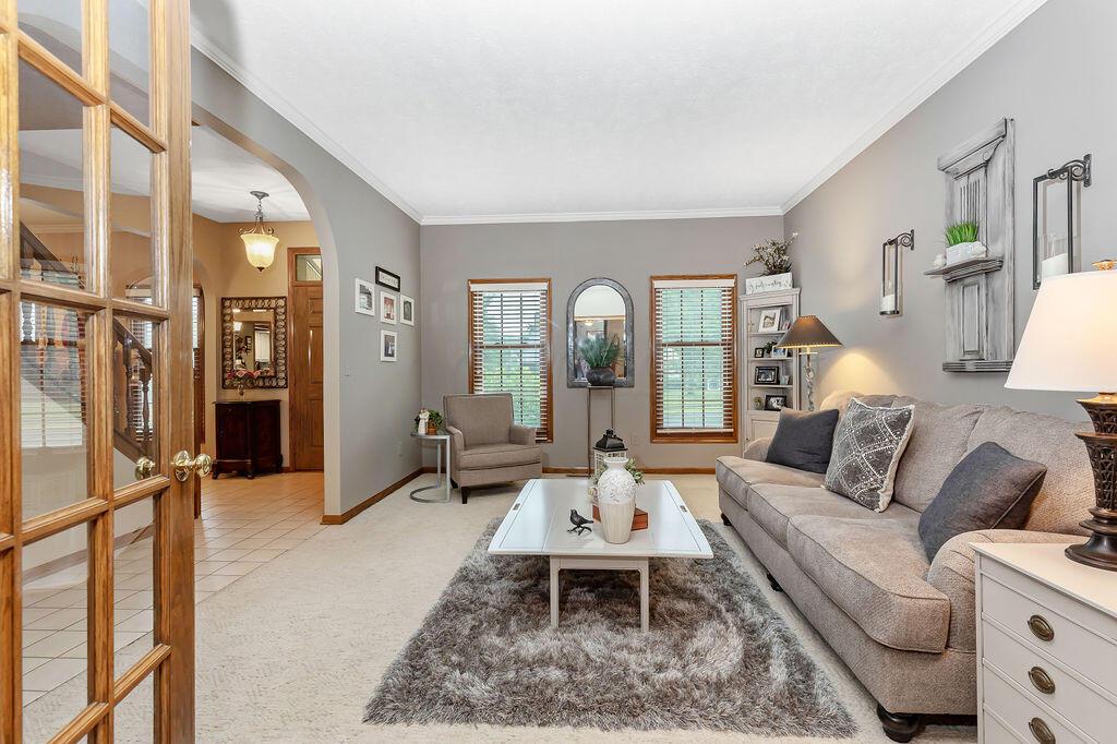 880 Riva Ridge Boulevard Gahanna, OH 43230 - Photo 21 of 79 GLASS DOORS FOR PRIVACY