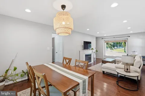 $795,000 | 7832 Fordson Road, Alexandria, VA 22306