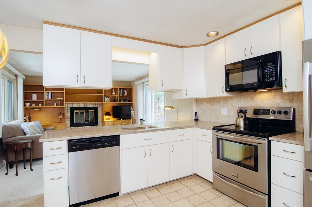 9 Potter Pond, Unit 9 Lexington, MA 02421 - Photo 8 of 24 Gallery Image 8