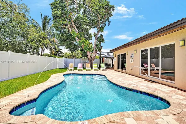 $6,800 | 1318 Washington Street, Hollywood, FL 33019