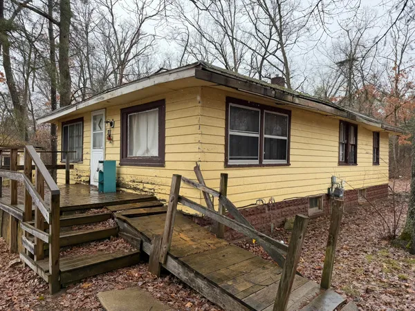 $49,900 | 690 Essex Drive, Idlewild, MI 49642