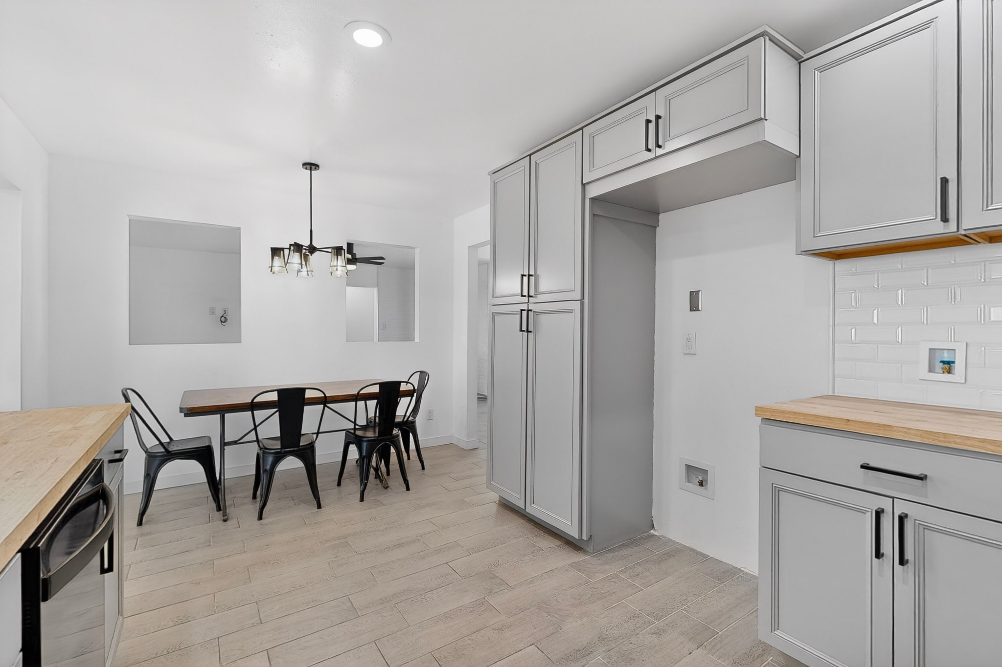 32 Lucero Road, Unit AB Santa Fe, NM 87508 - Photo 7 of 40 Mian home kitchen