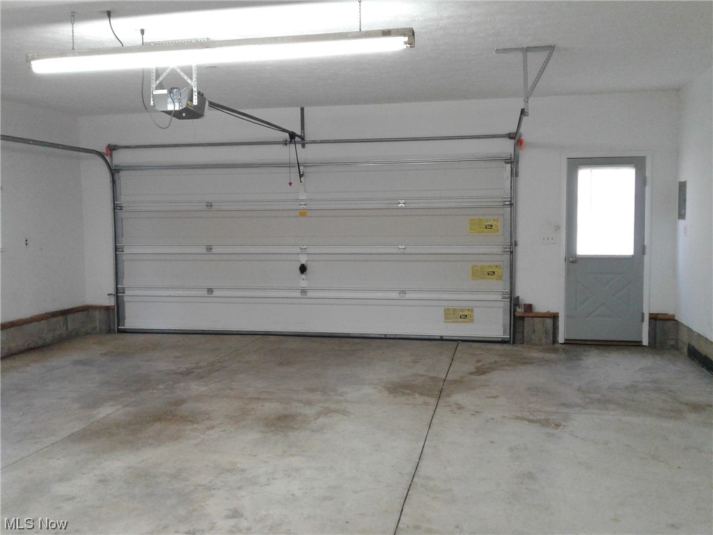 5566 Linn Road Amherst, OH 44001 - Photo 26 of 32 Large 2 1/2 garage