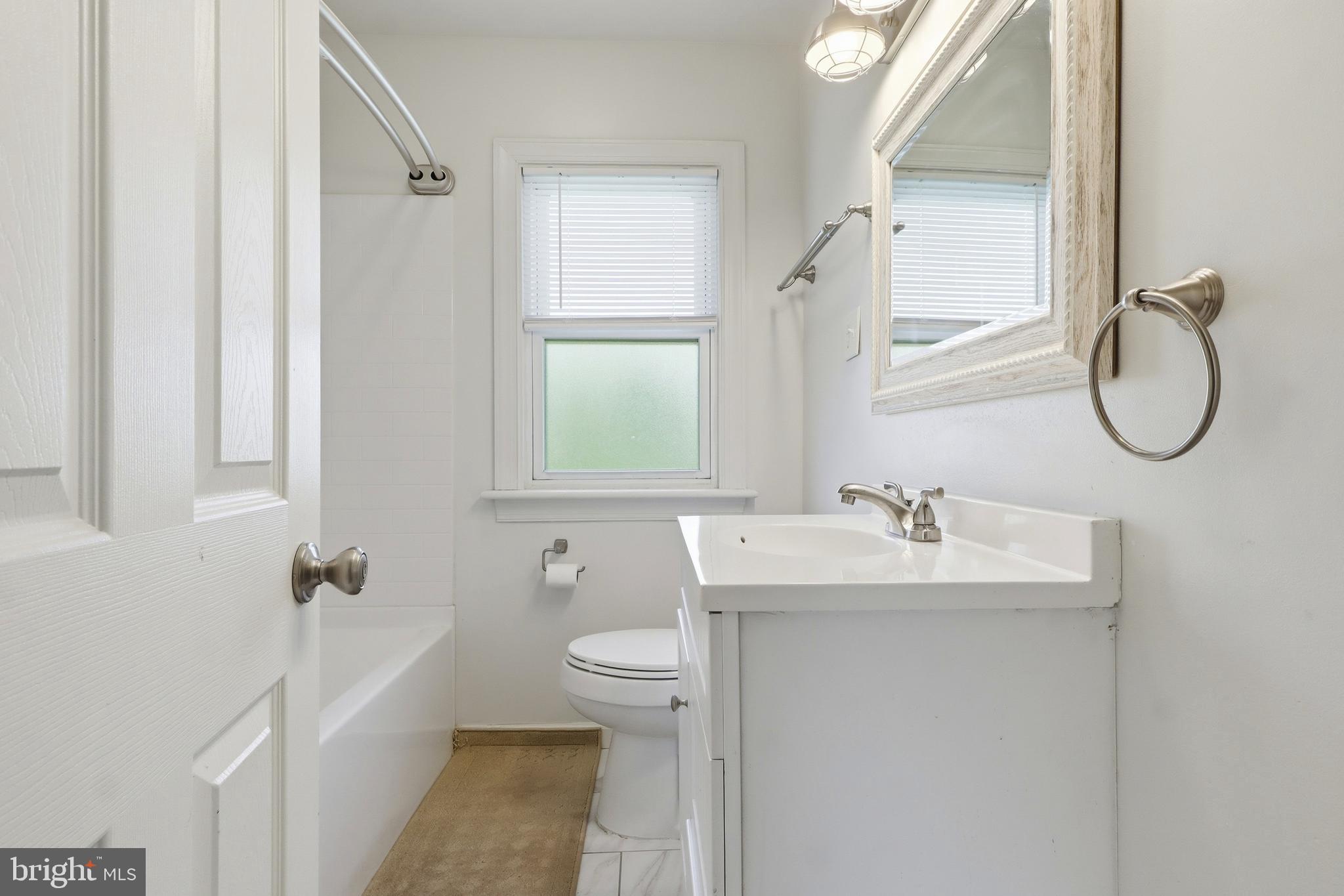 324 Greystone Road York, PA 17402 - Photo 17 of 38 Gallery Image 17