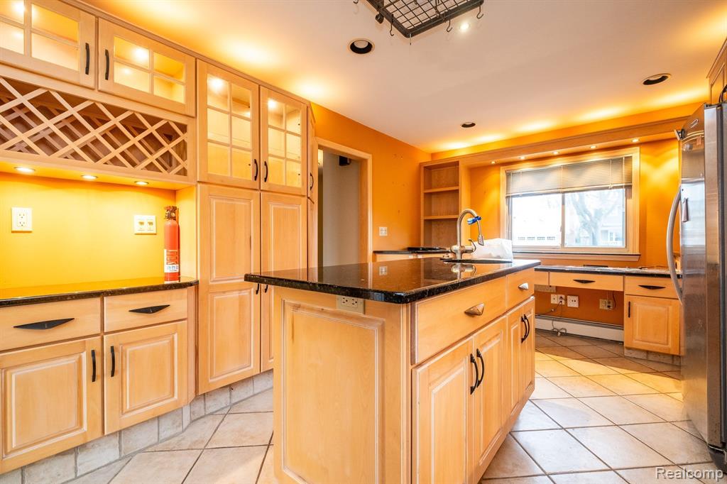 16317 Riverside Drive Livonia, MI 48154 - Photo 10 of 37 Gallery Image 10