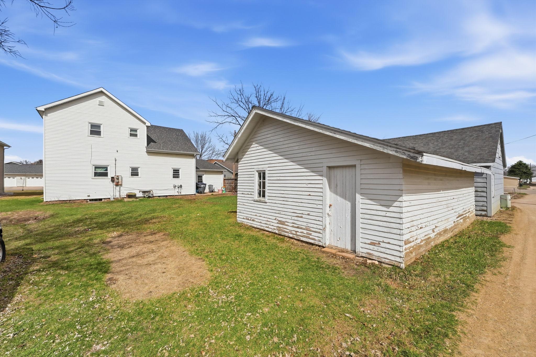 111 West Warren Street Luverne, MN 56156 - Photo 4 of 4