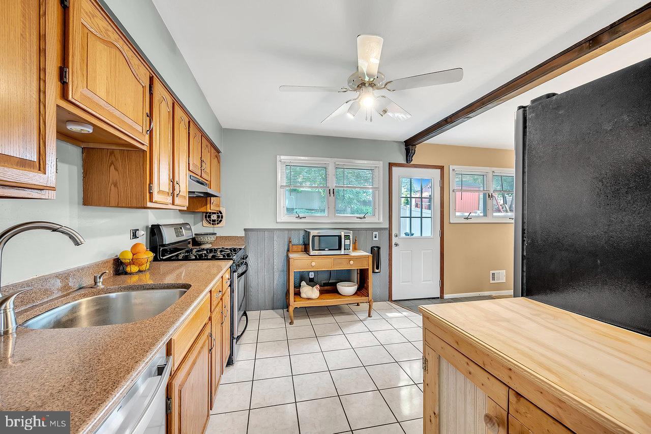 14 Amsterdam Road Hamilton, NJ 08620 - Photo 13 of 38 Gallery Image 13
