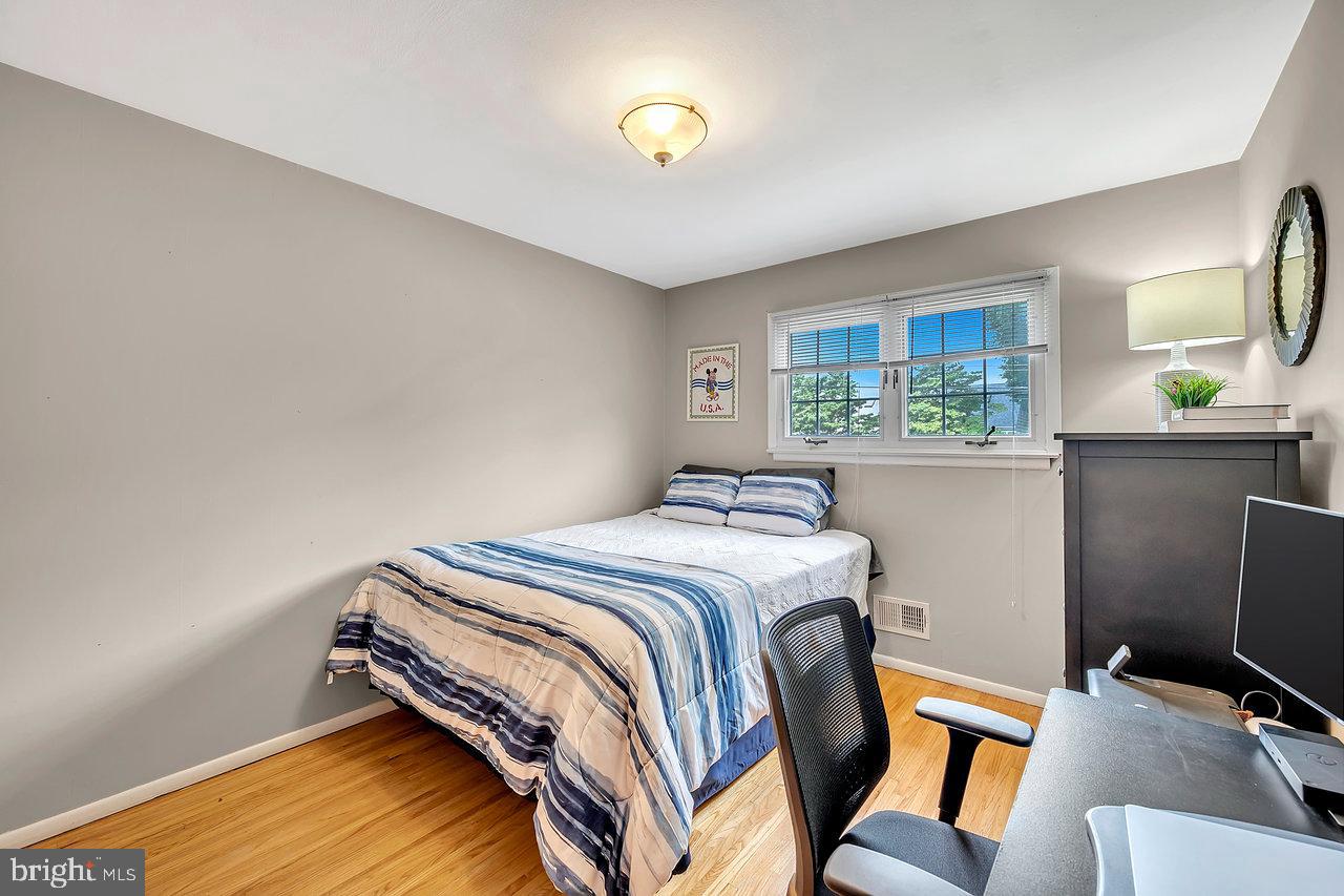 14 Amsterdam Road Hamilton, NJ 08620 - Photo 31 of 38 Gallery Image 31