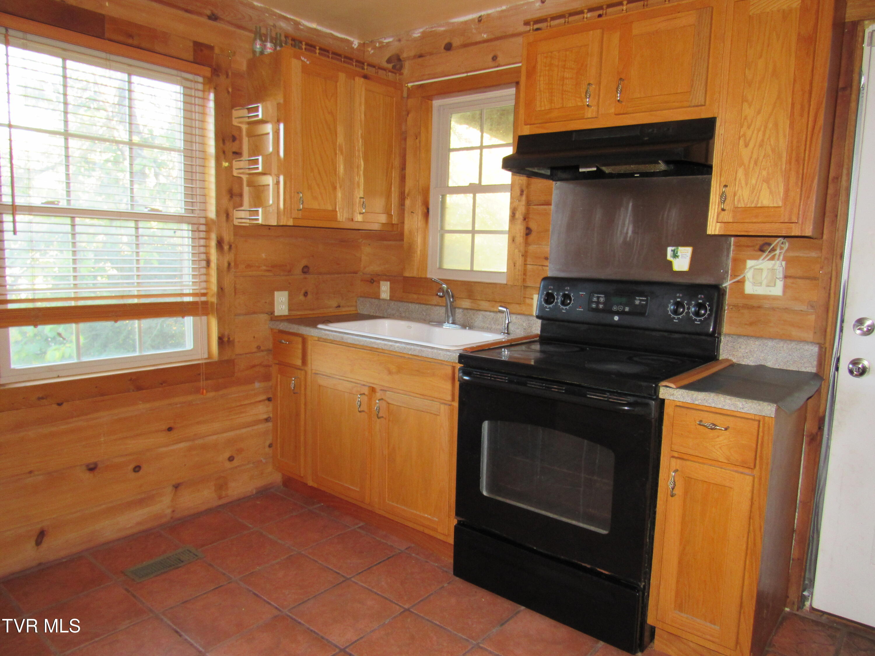 173 Price Road Johnson City, TN 37604 - Photo 11 of 43 IMG_5375