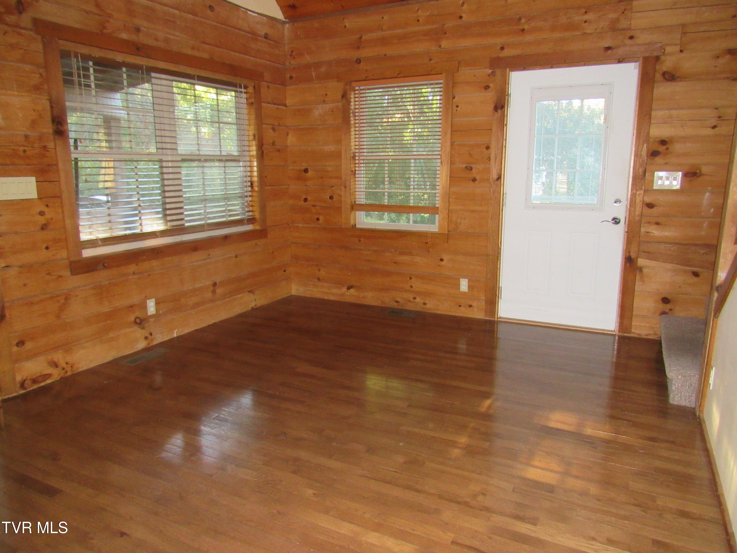 173 Price Road Johnson City, TN 37604 - Photo 3 of 34 IMG_5359