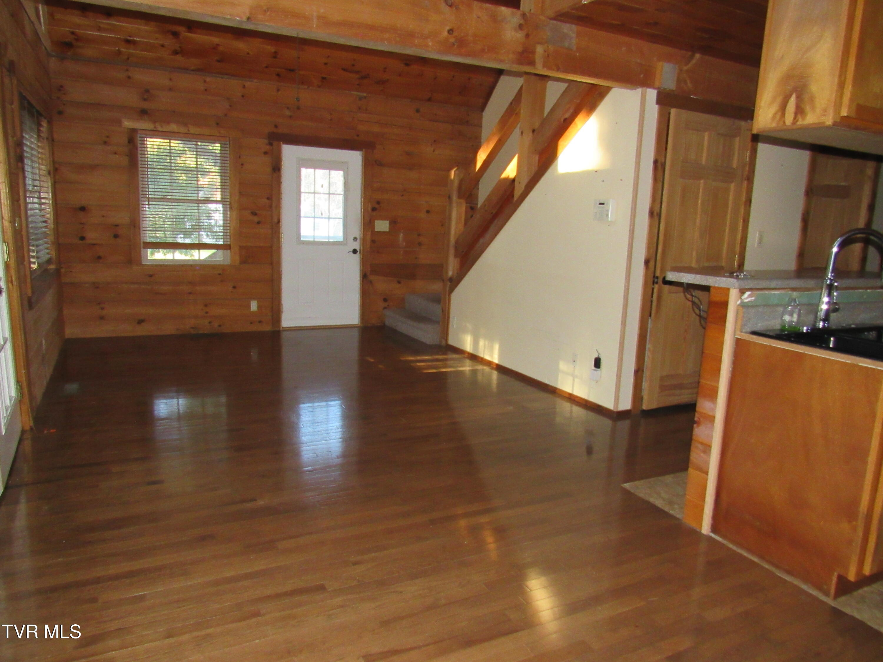 173 Price Road Johnson City, TN 37604 - Photo 9 of 34 IMG_5369